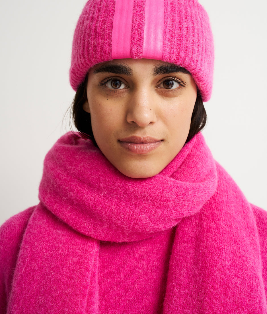 scarf soft knit | bright pink