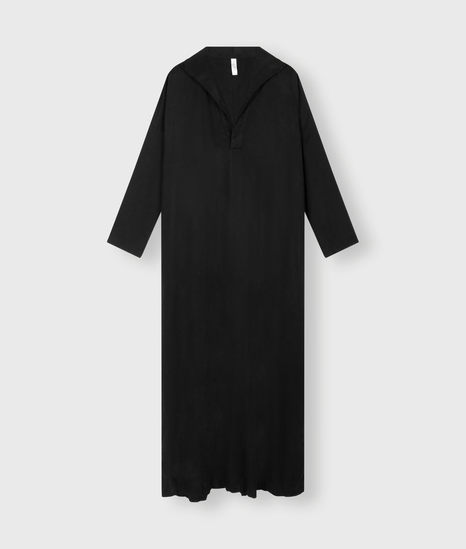 standing collar maxi dress | black