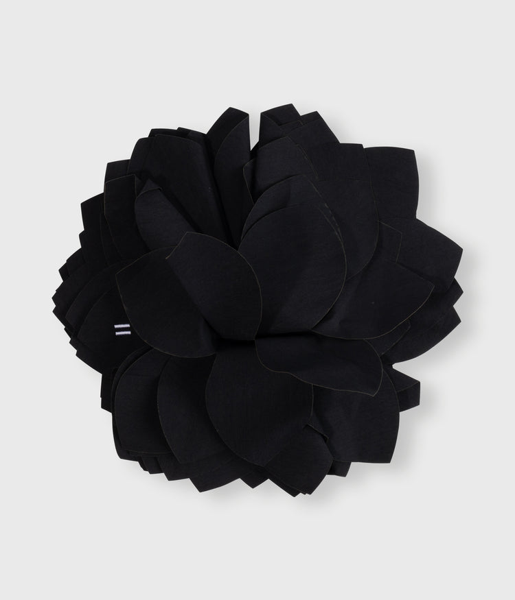 flower corsage medium | black