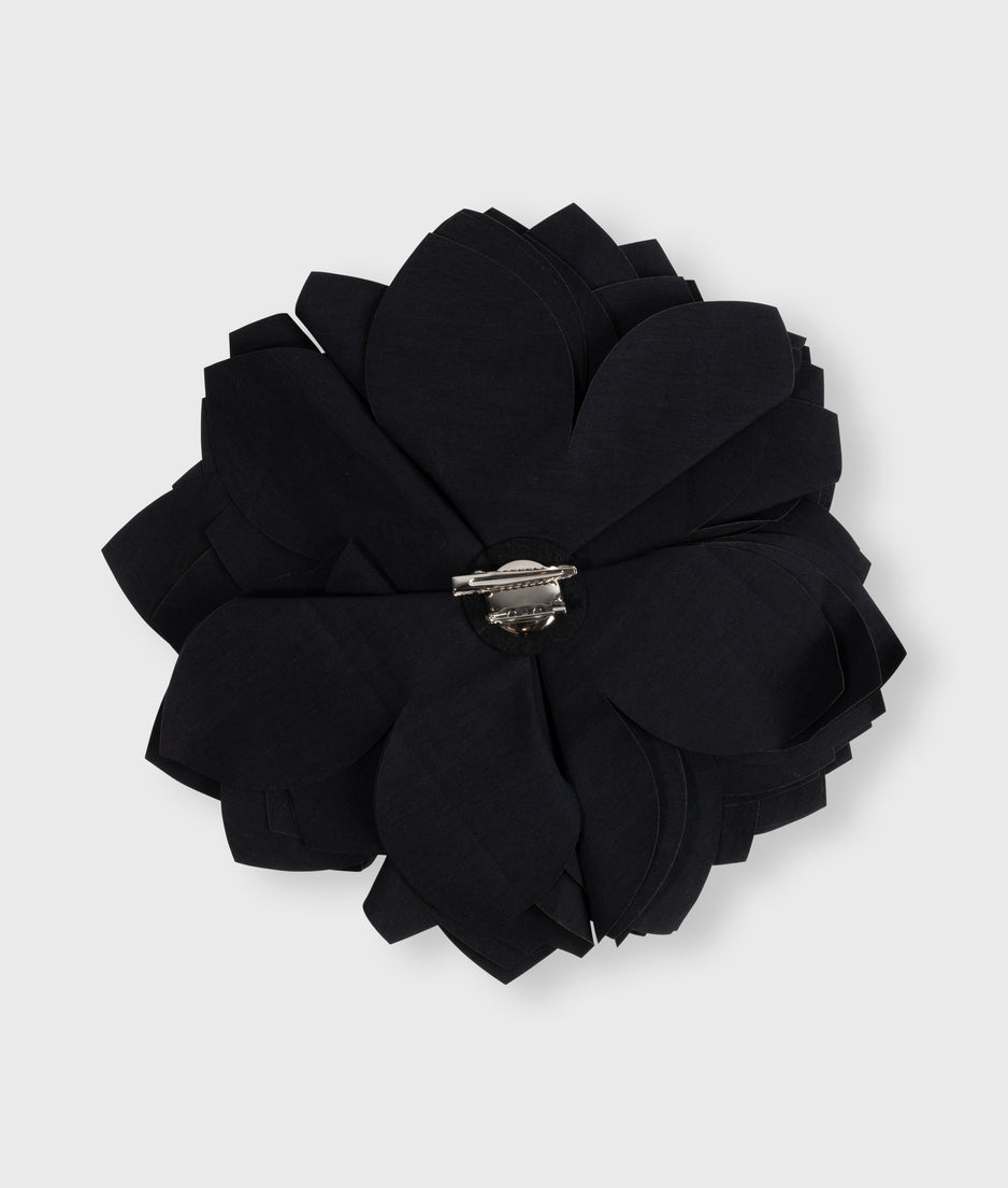 flower corsage medium | black