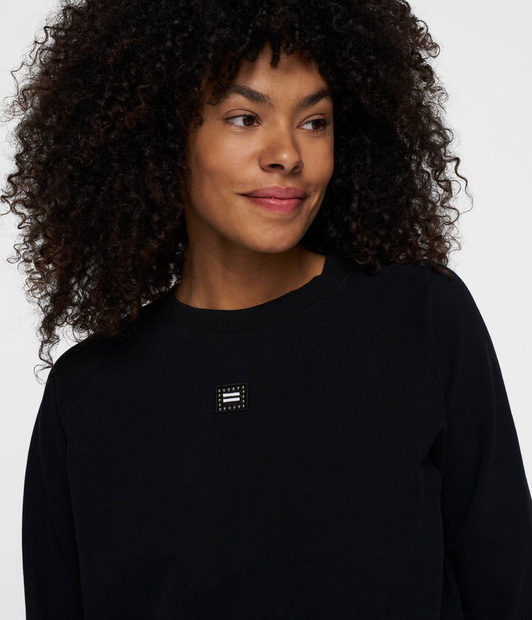 crew neck pearls | black