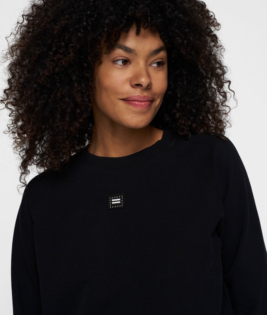 crew neck pearls | black