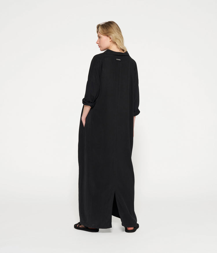 standing collar maxi dress | black