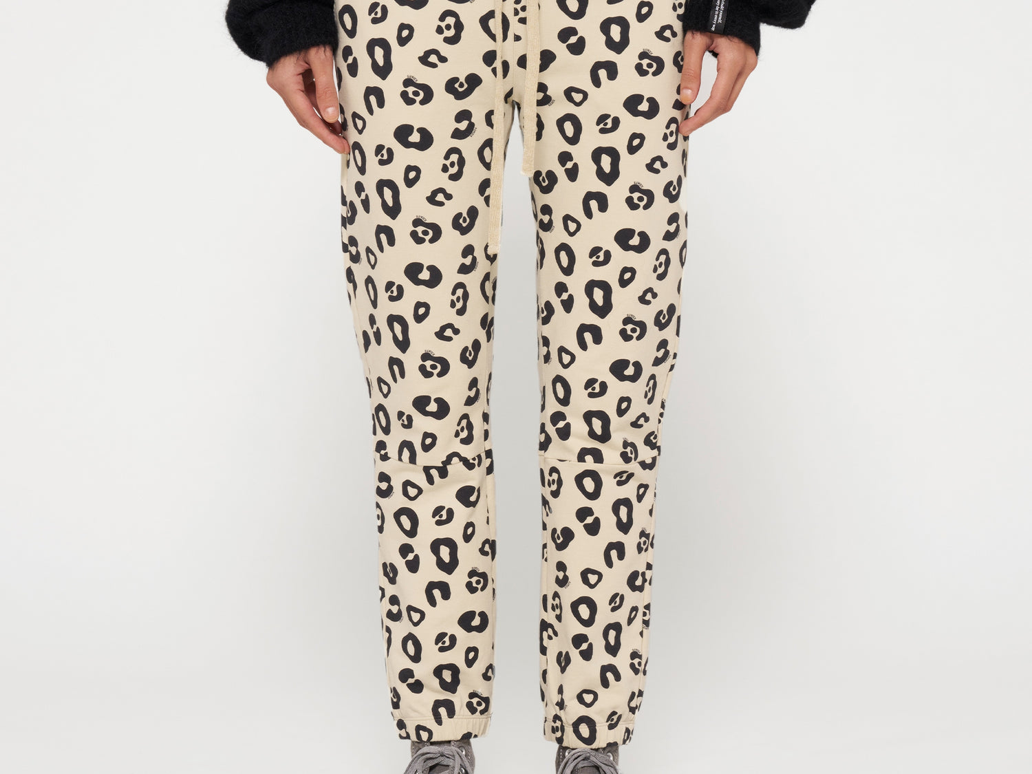 cropped jogger leopard | oyster