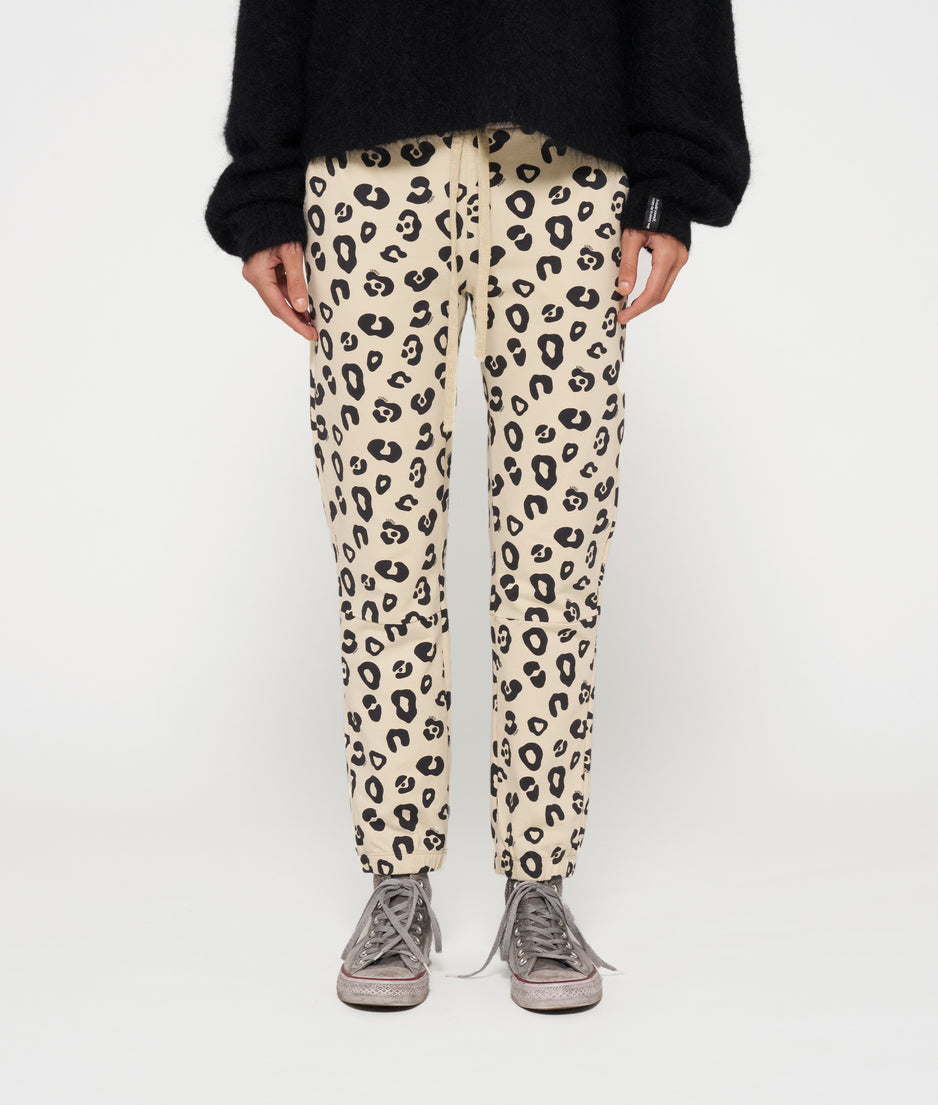 cropped jogger leopard | oyster