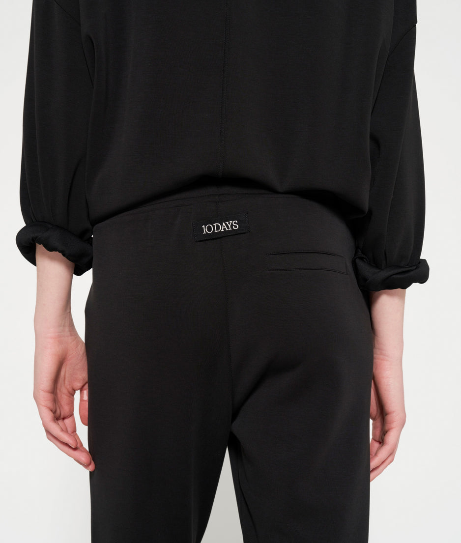 cropped jogger scuba | black