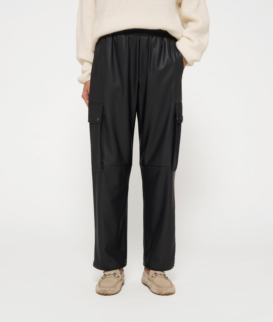 leatherlook cargo pants | black